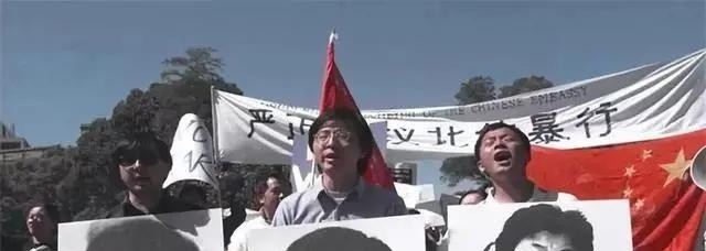 炸使馆的人死了，这事不简单！当年美国炸咱们大使馆，死了三
