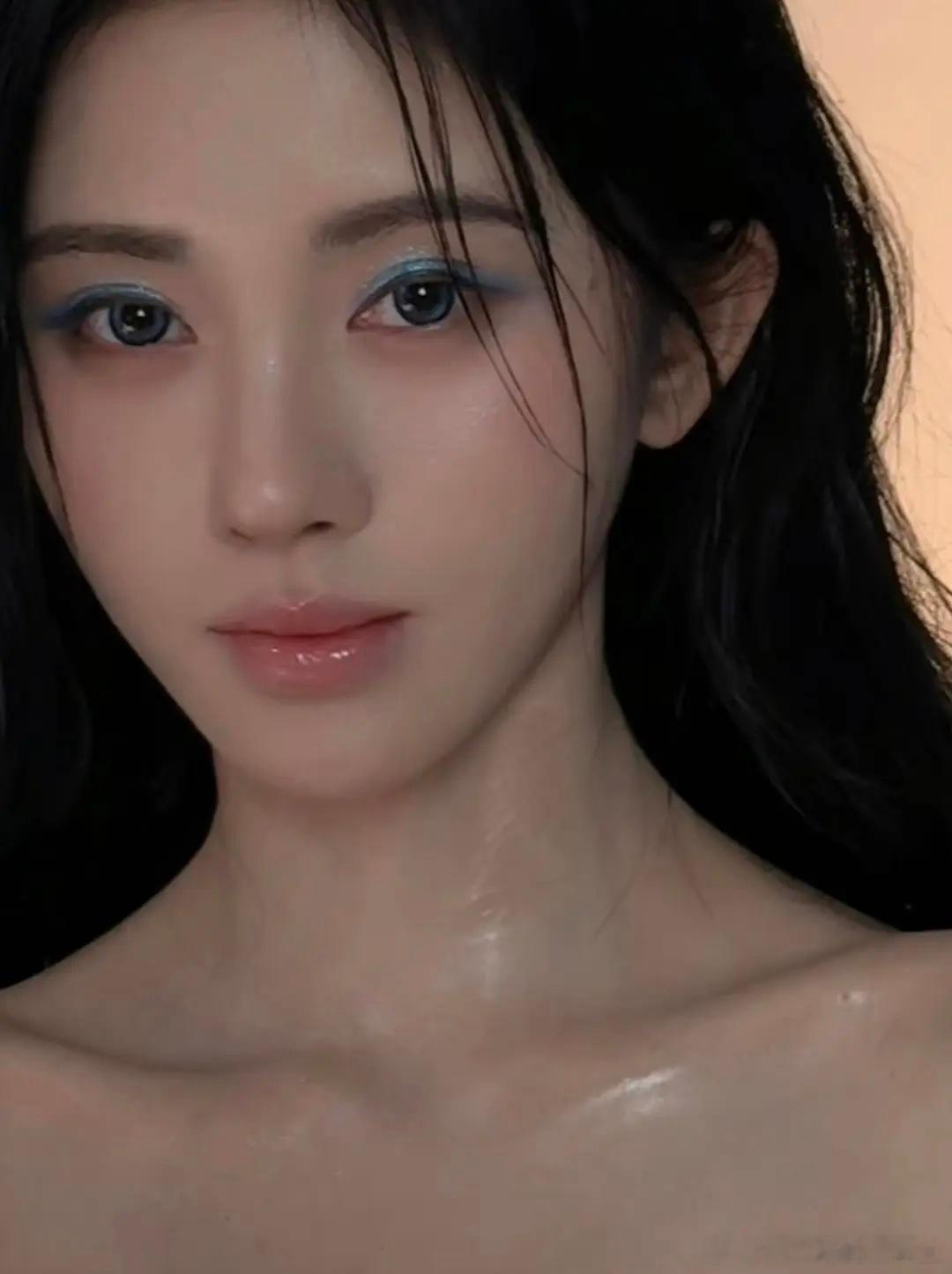 她脸平整度高所以感觉眼妆脏点还将就，8️⃣今天妆太脏了显得皮肤差
