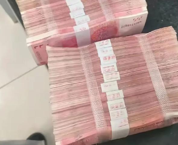 奉劝大家一句。千万不要把你的30万现金存款告诉任何人。你永远不会知道，表