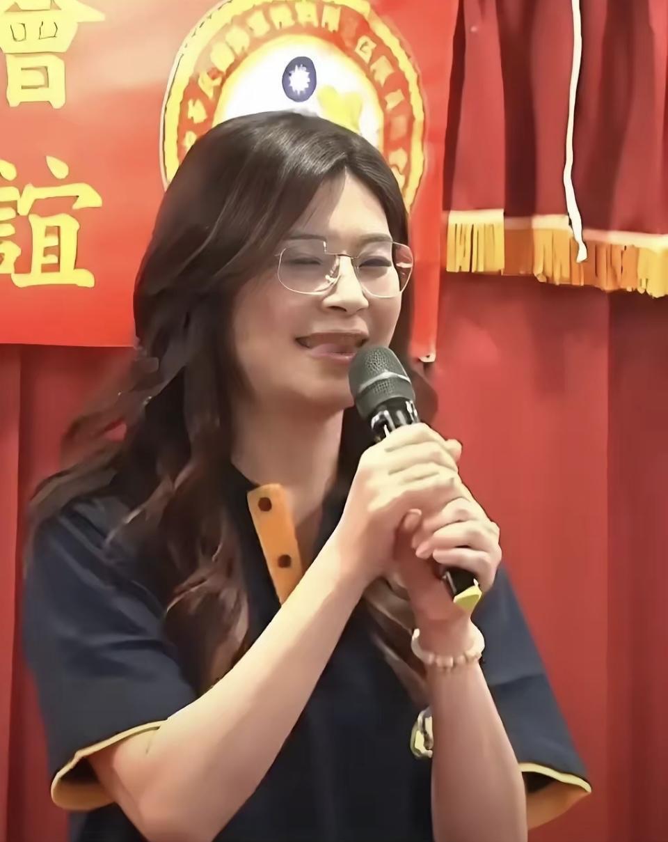 郑丽文这“三拒”喊得太解气！民进党这下真坐不住了台湾“立法院”里，郑丽文一句