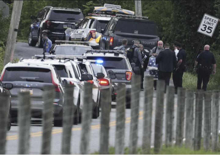 美国宾州爆发大规模枪击事件, 3名警察死亡