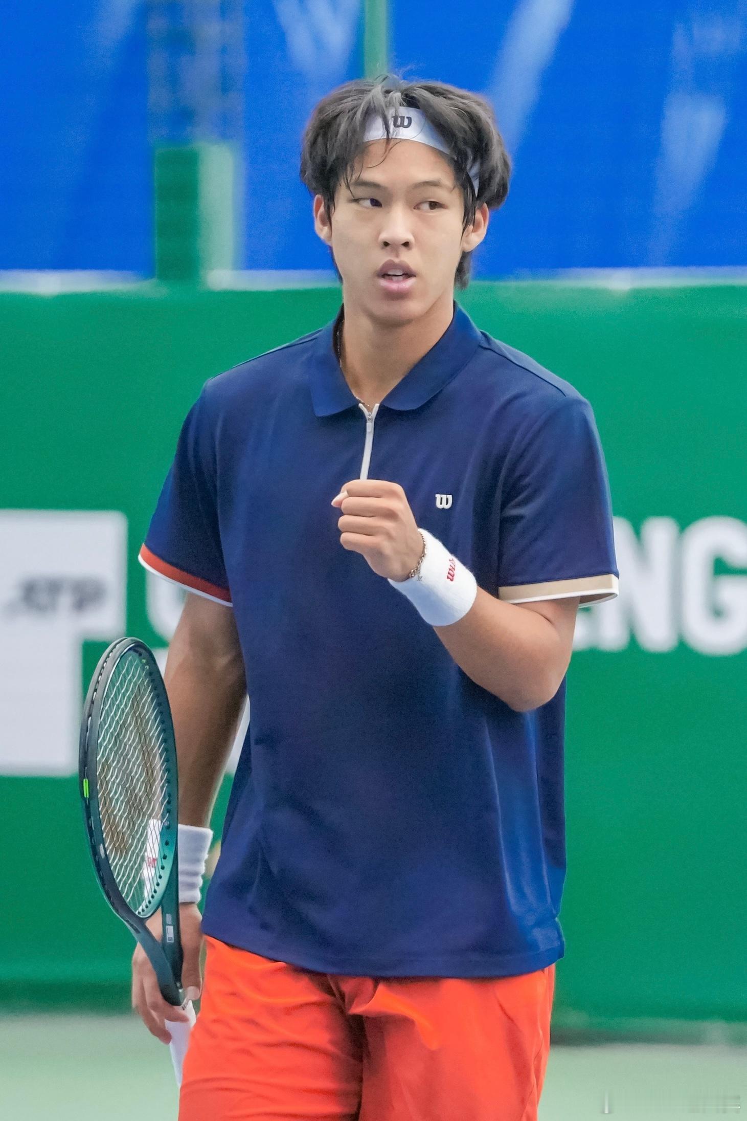 周意晋级八强💪ATP挑战赛济南站第二轮，持外卡参赛的周意以7-53-66