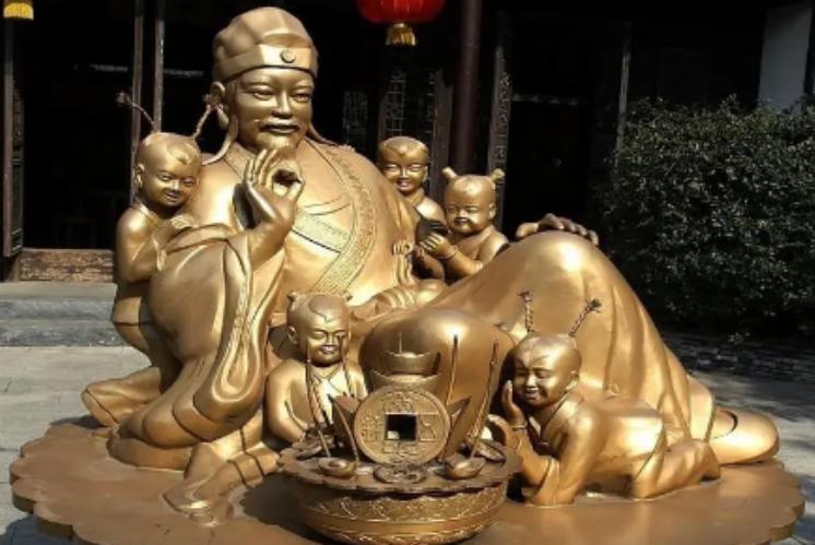 民间故事：一天朱元璋想找理由杀了沈万三，指着猪蹄子问：“万三，这是什么菜？”沈万