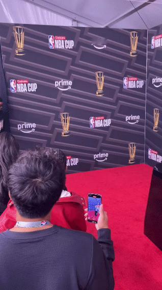 不信邪！唐斯谈赛前摸奖杯：“我才不管什么魔咒。”“我不信这个。”“有