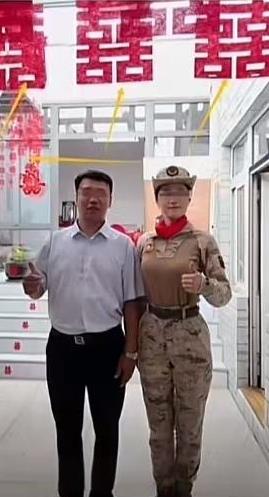 “参加个婚礼有必要穿成这样吗？是想炫耀啥？”九三受阅女兵穿制服参加婚礼，被网友骂