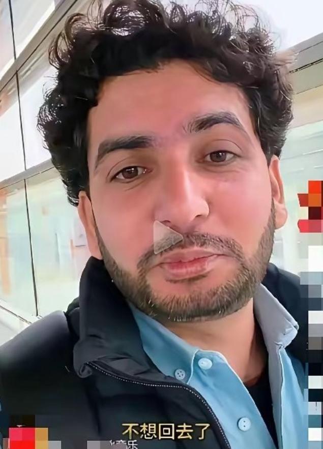 前两天还在说中国厕所没有印度干净，商场也落后于印度。现在在又开始在中文互联网哭诉