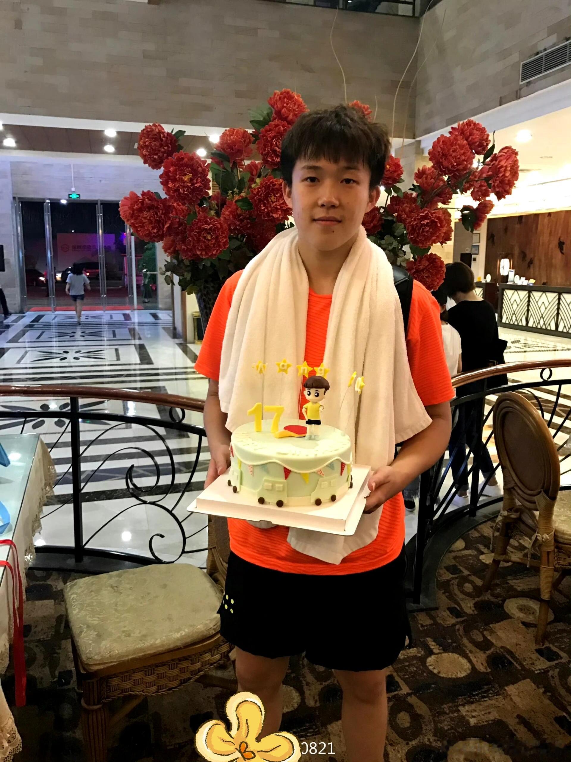 成长的具象化，马上就是王楚钦25岁生日了🎂王楚钦0511生日快乐​​​