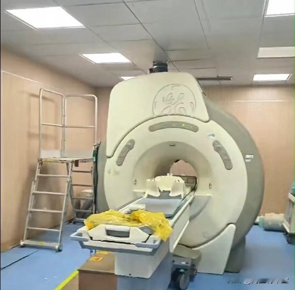 同济医院：建议你起诉吧附属同济医院两个夜班医生被停职检查引发舆论关注。做检查