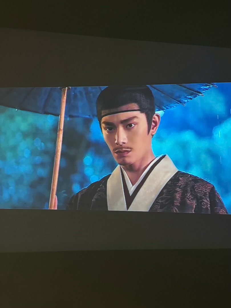 花开锦绣追平了…怎么今晚白日丁忧之后直接就上胡子了…好奇怪呀像中年人了一样…外加这个权臣的气场和办事