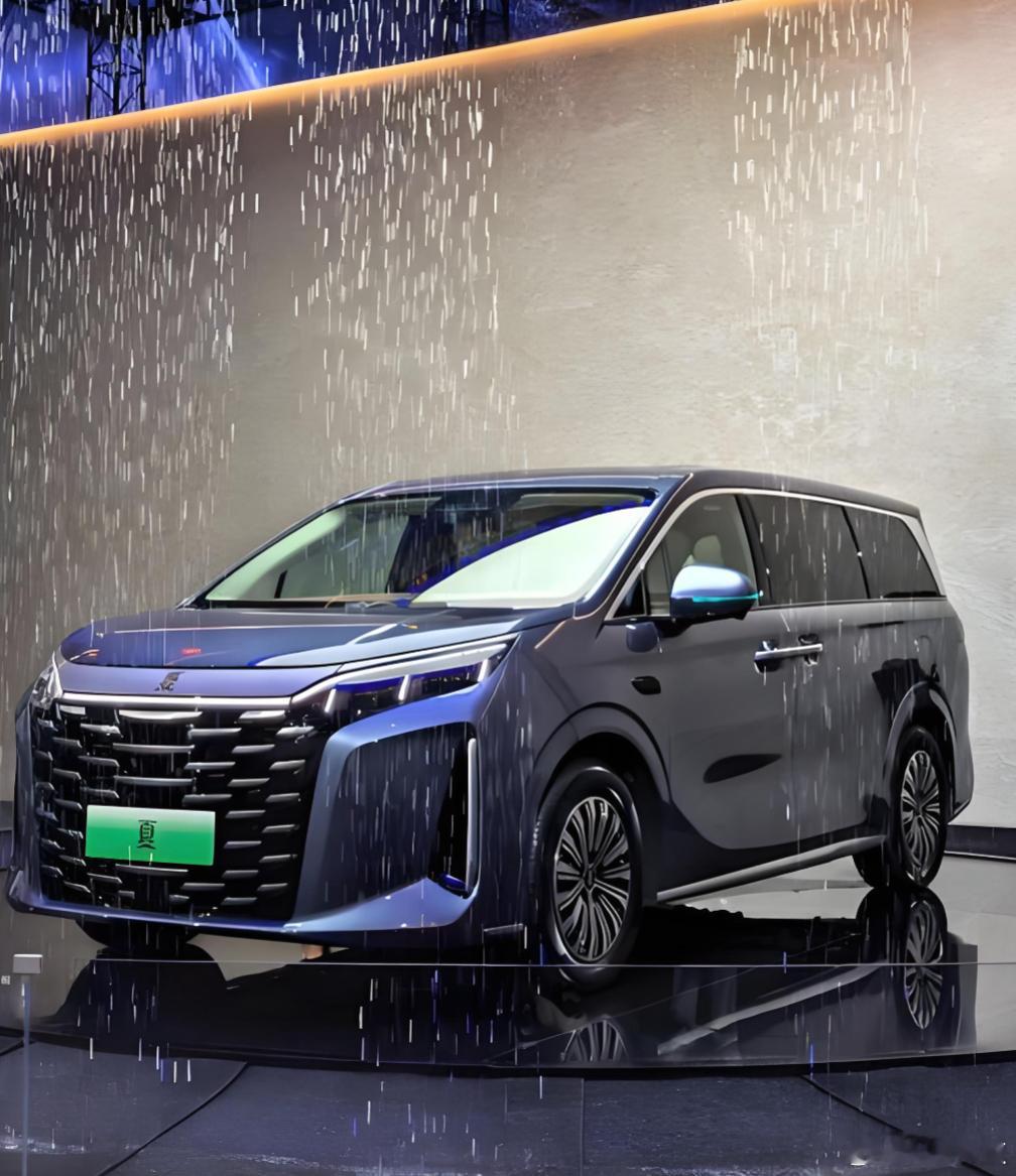 MPV市场的竞争真的越来越激烈，2026款比亚迪夏11月4日率先登场，直接放大招