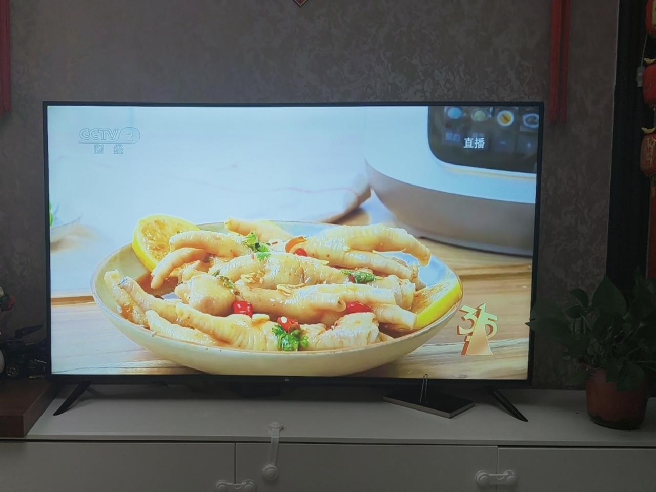 家人们！今年315晚会一开场，我直接头皮发麻！首个被曝光的竟是泡椒凤爪！我可太