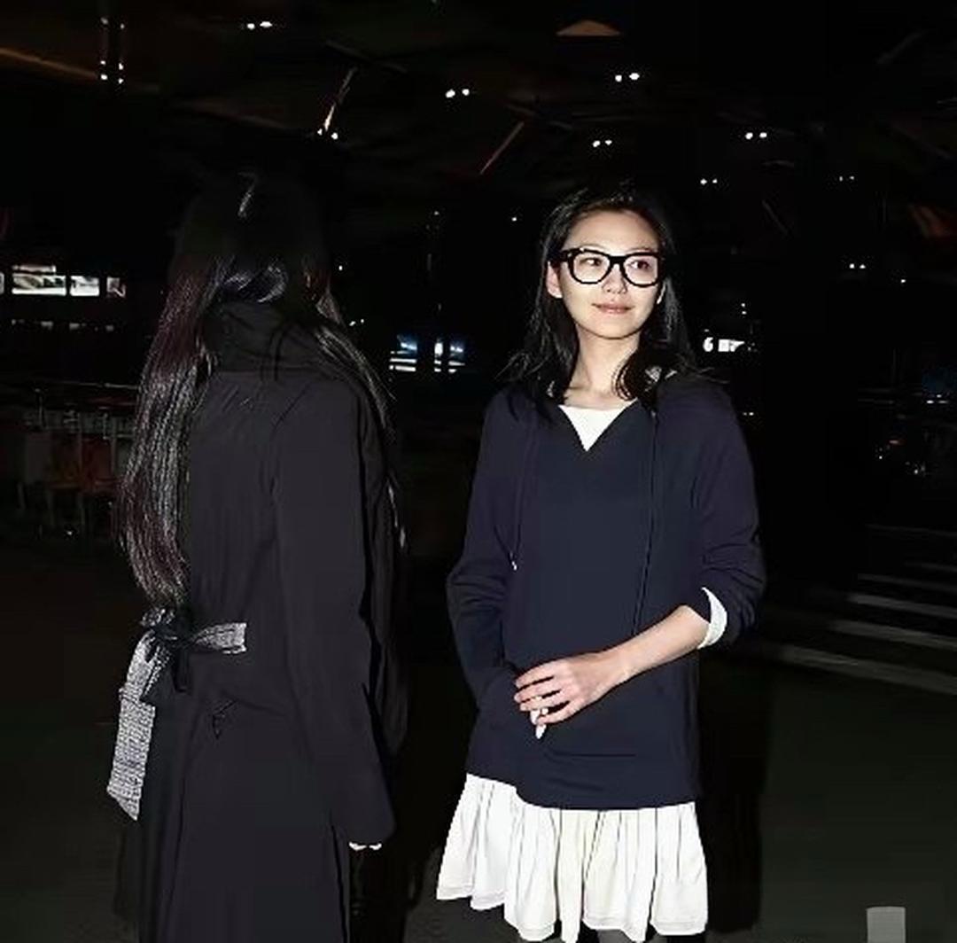 那一年的大S，都36岁了，还跟小女孩似的！她那身穿搭，放到现在看也觉得特别好看。