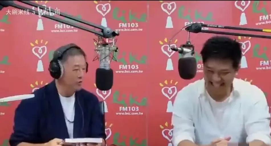 王伟忠开始挨个敲打了！刚敲打完吴姗儒，又开始敲打葛斯齐了。不得不说，葛斯齐是一