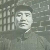 1974年，李达将军至河南临汝视察，见部队仍组织用炸药包打坦克，即召领导止之，曰