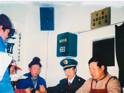 中国邮政怒怼芒果台:世界唯一的沙漠邮局 你也要山寨。