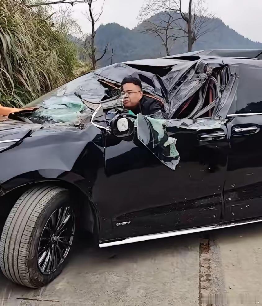 要说论命硬，这位大哥认第二，没人敢认第一。