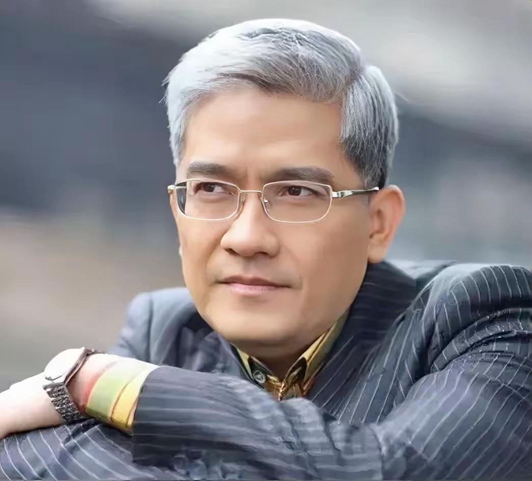 经济学家郎咸平说：“没有子女，你就是社会最底层的人，没有人保护你。你将来想去