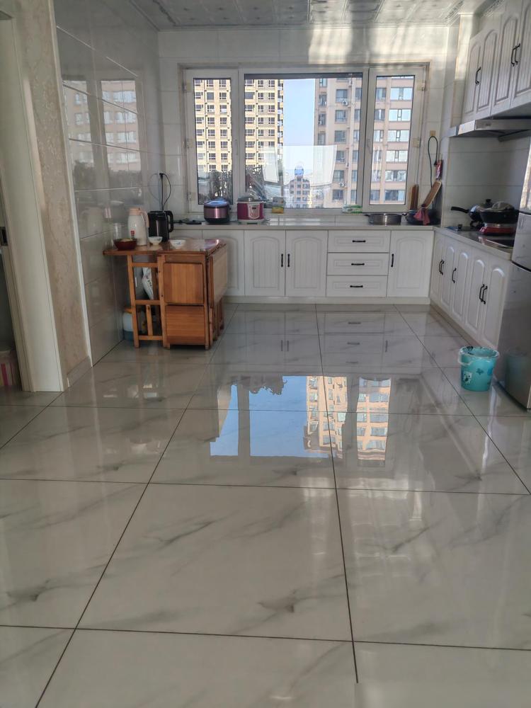 每次回娘家，我都会躲着我嫂子，尽量趁她不在家的时候去。不是因为嫂子人不好，也不是