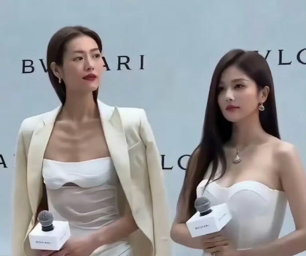 白鹿跟超模同框也不落下风，可能是因为刘雯太瘦了​​​