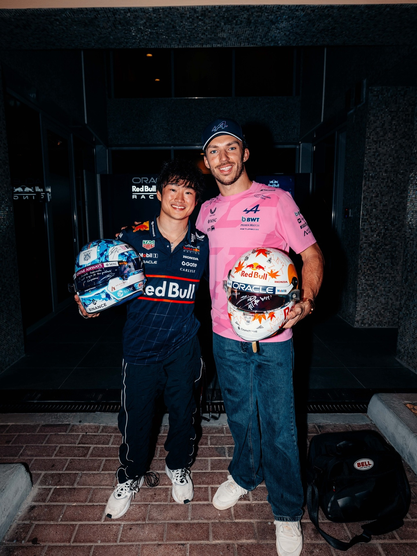 加斯利与角田互换头盔，加斯利的配文只有一颗爱心❤️🤝🏻🥹F12025F1阿