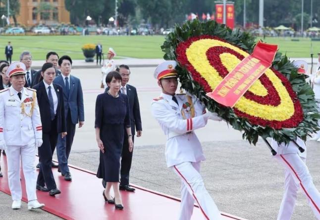 日本首相在外访问，委员长却悄然访华，但这一轮操作，显然没有达到预期效果。北京青年