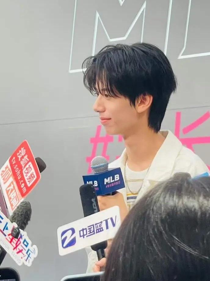 又一位小童星长毁了吗？网友直呼认不出