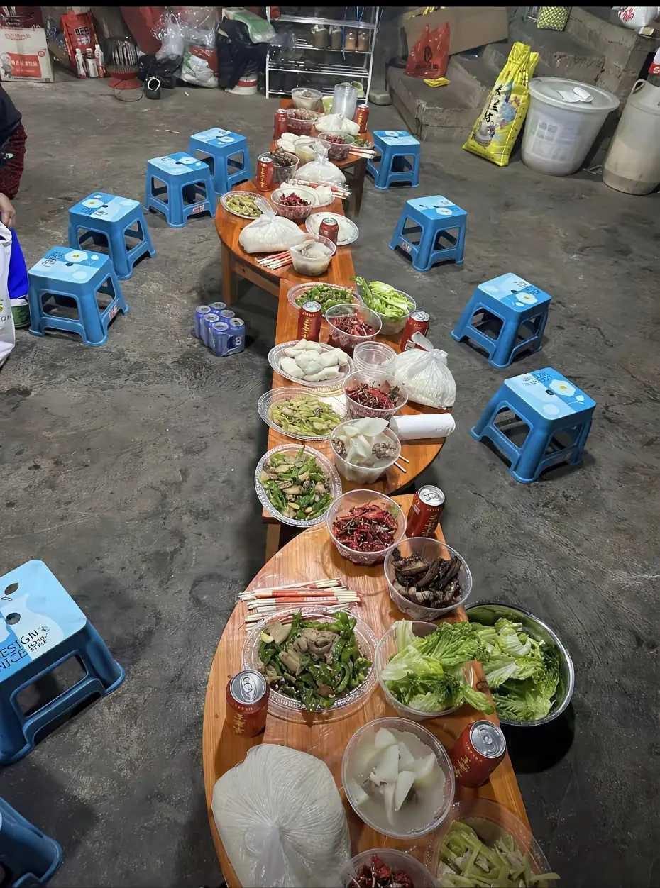 9个人的小厂，年终聚餐！不过每个人还有3000块钱年终奖！