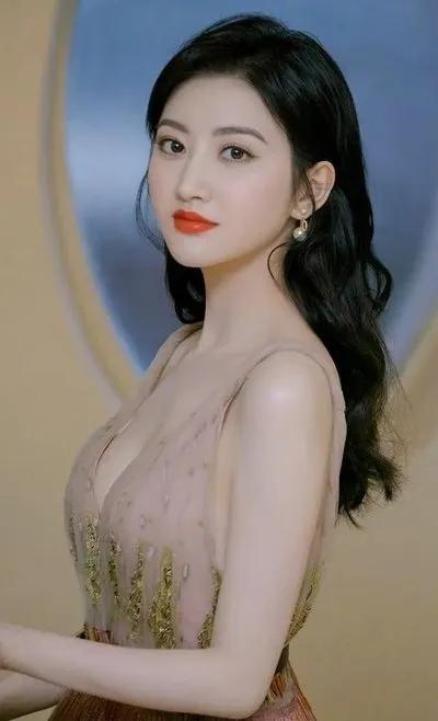 景甜这回是真的糊涂。栽在谁手里不好，偏偏栽在“孙割”手里。孙割是谁？币圈大佬孙宇