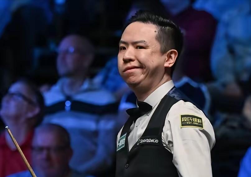 [点赞]职业球员把命丢了。斯诺克名将肖国栋深夜发文求救，他在回国飞机的托运环节