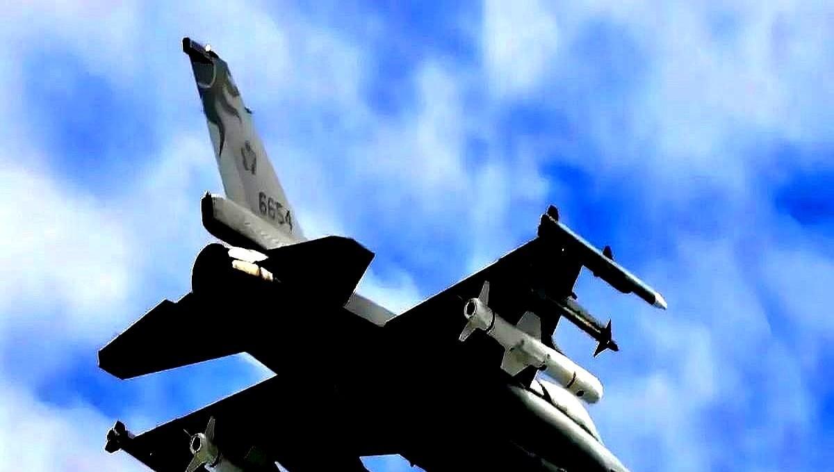 突发！台岛东南海空域发生激烈对持！台军5架F-16V紧急挂载“鱼叉”导弹升空