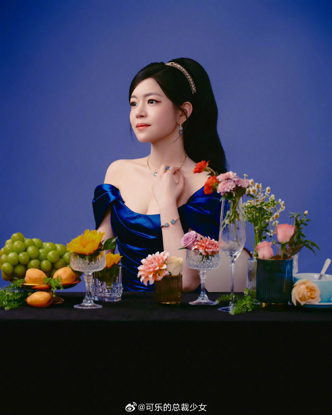 看得出她是公主陳妍希看得出她是公主陈妍希，自带柔光滤镜的出场，温婉大气的气质，