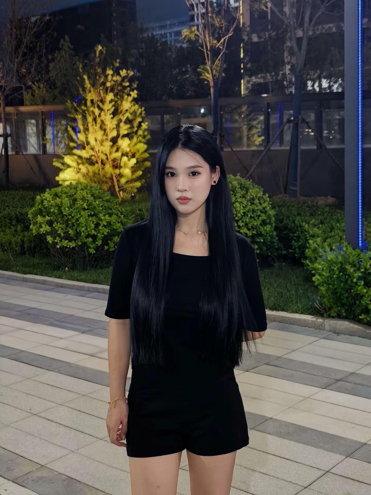 我爱我长长的头发披在身上的时候我会很有安全感