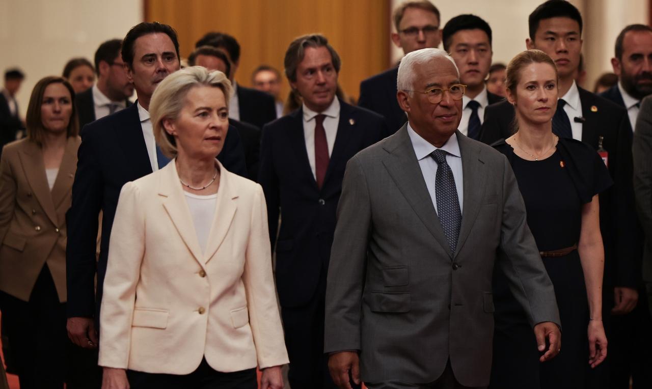 冯德莱恩有底气跟美国翻脸？只有股民才会信的小作文！1、欧盟最大的贸易伙伴是中国不