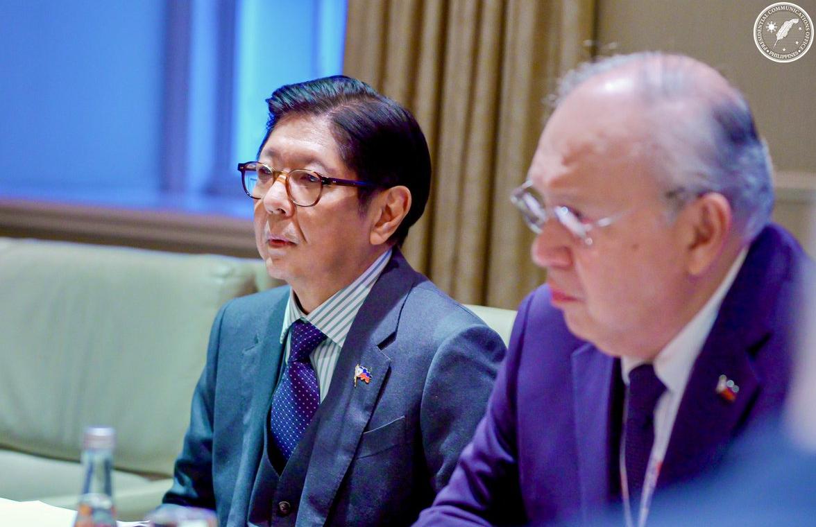 这几天，菲律宾总统马科斯又放风了：不想疏远中国，不愿当地区冲突的交战方，还想跟中
