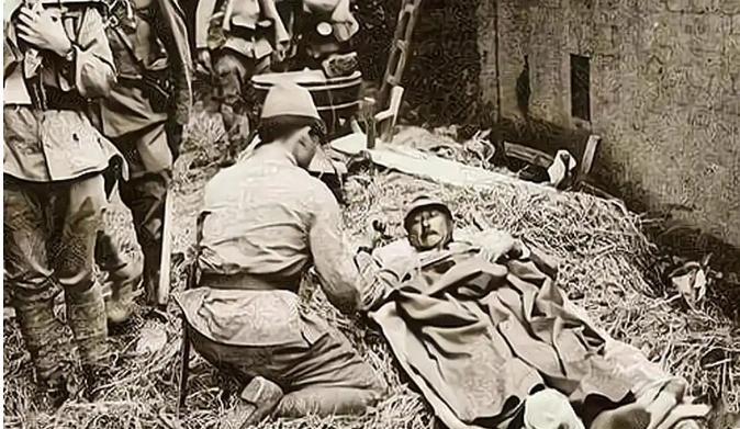 1939年，日军少将中村正雄被击中腹部，身受重伤，军医为了取出子弹，只能切开他的