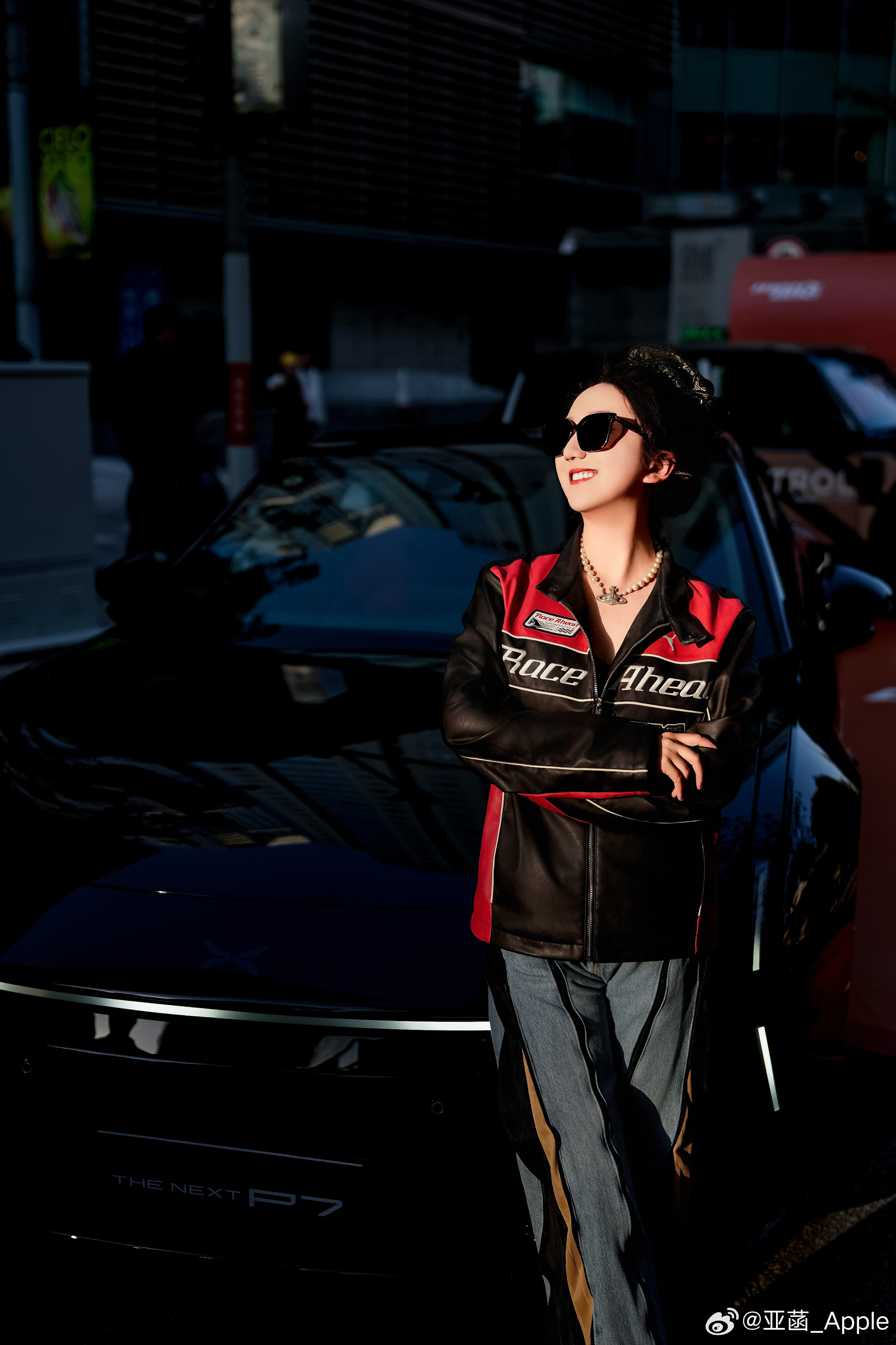 小鹏P7新色惊艳亮相UNO超跑生活节啦与法拉利、兰博基尼等超跑同台，超跑级黄金比