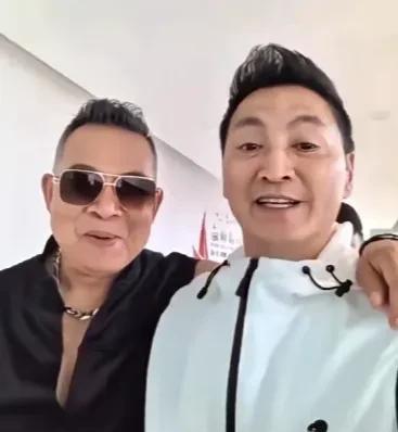最强反派、童年阴影的吴毅将现身何家劲食品厂，曾经的吴毅将又帅气又强壮，少有的既有