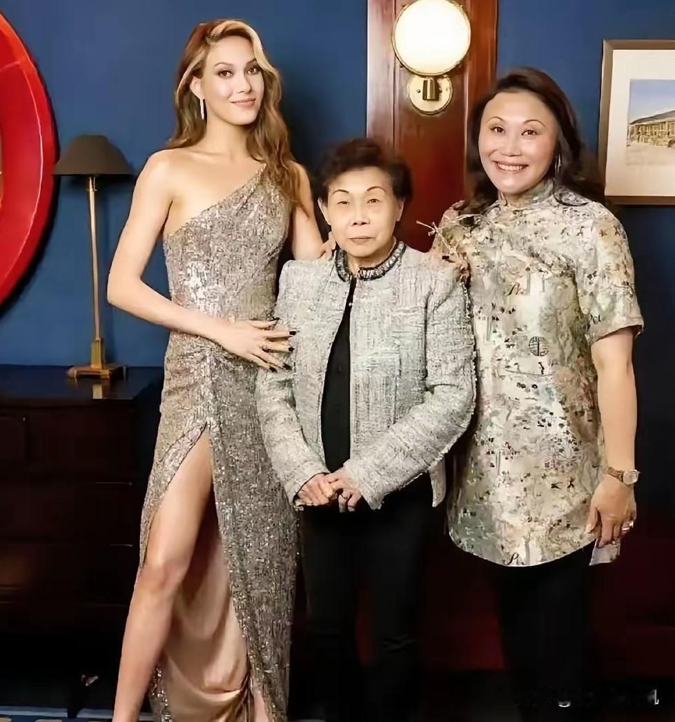 谷爱凌这次冬奥会拿到1金2银的成绩，但她却高兴不起来，不是因为她兼三项太累了