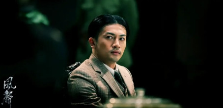 2009年，苏有朋拍《风声》时，到剧组第一天，他就崩溃了，大半夜给经纪人打电话：