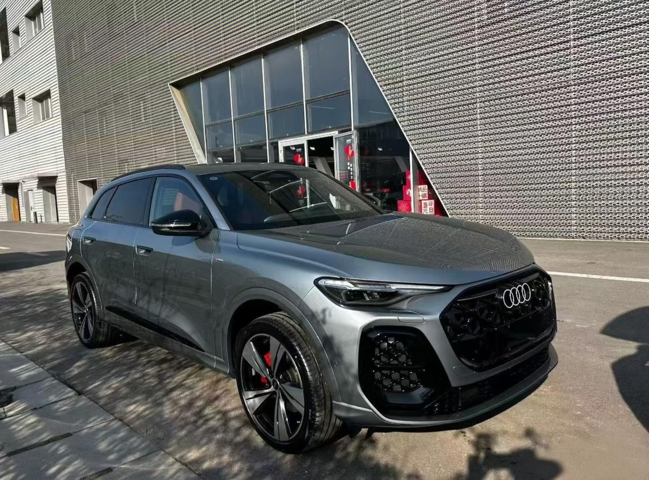 试驾了新Q5L一圈下来，有个缺点无法忍。😂今天周末去了4S店看到新Q5L居然