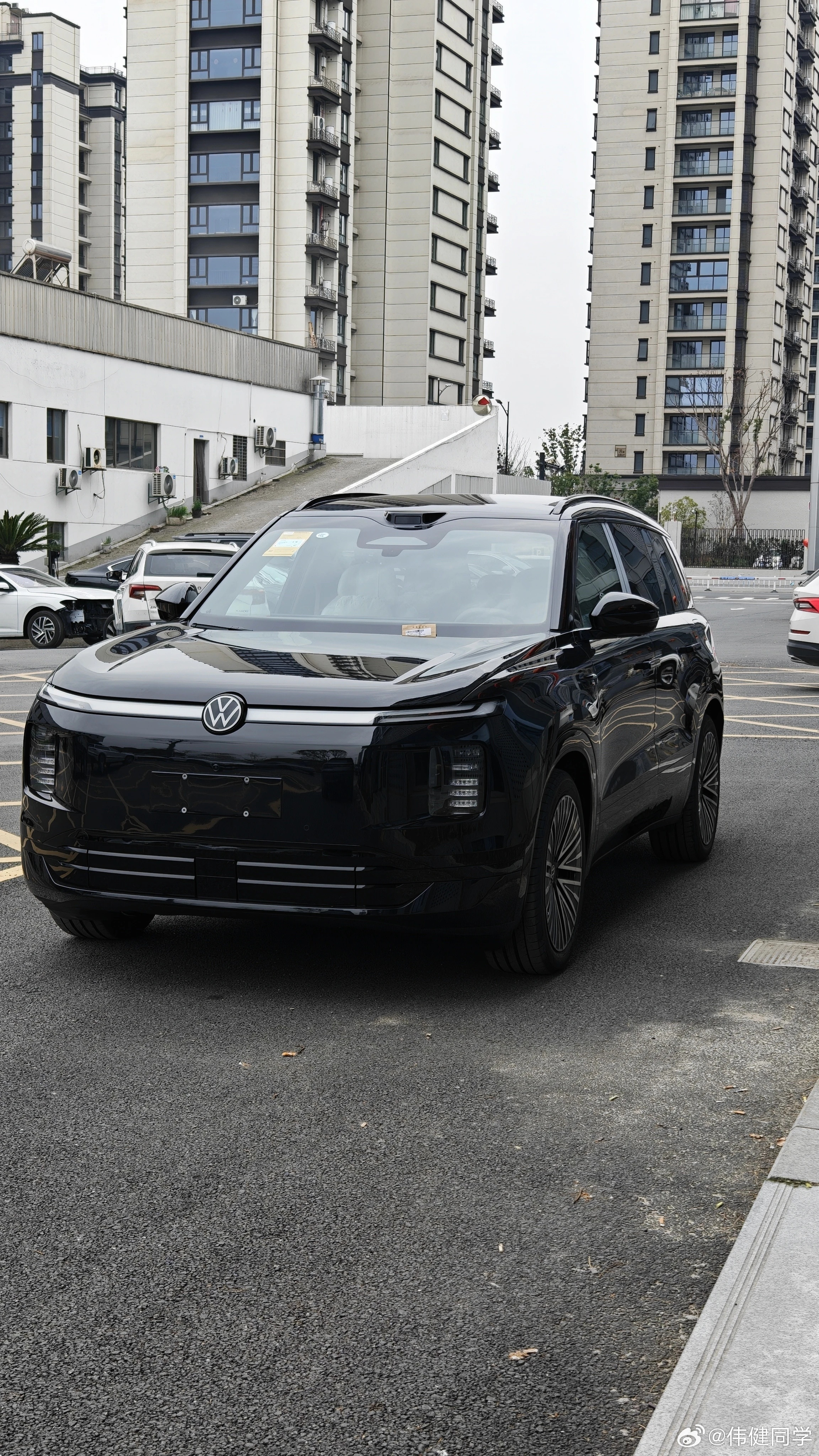 ID.ERA9X就到店了？这要放以前，这挂大众标的5.2m大SUV至少得卖多