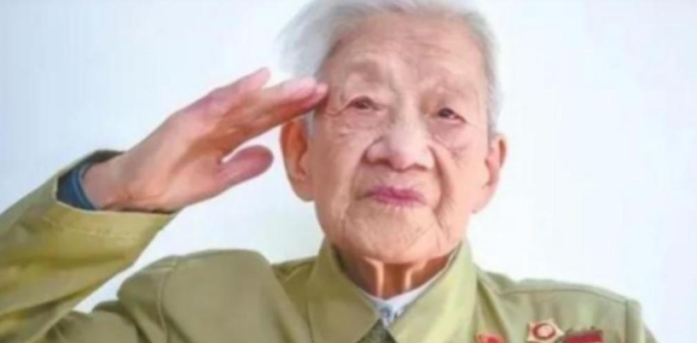 “黄继光堵枪眼是骗人的！”“都没黄继光这个人！”几年前，战斗英雄黄继光的英雄事迹