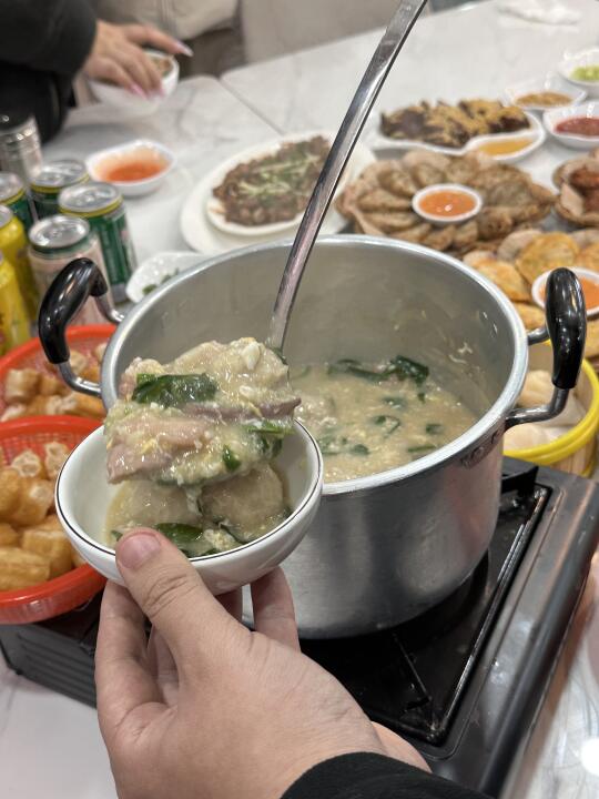 这锅鲜掉眉毛的潮汕猪杂粥我连喝三碗🥣