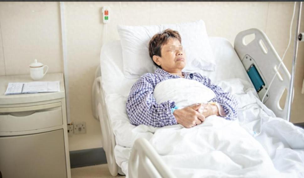 癌症去世的人越来越多！建议：2不喝、3不吃、1坚持，别马虎了！这几年，身边总