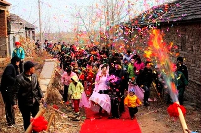 生完宝宝6个月肚子总在动, 妈妈忧心忡忡, 医生却笑着说恭喜