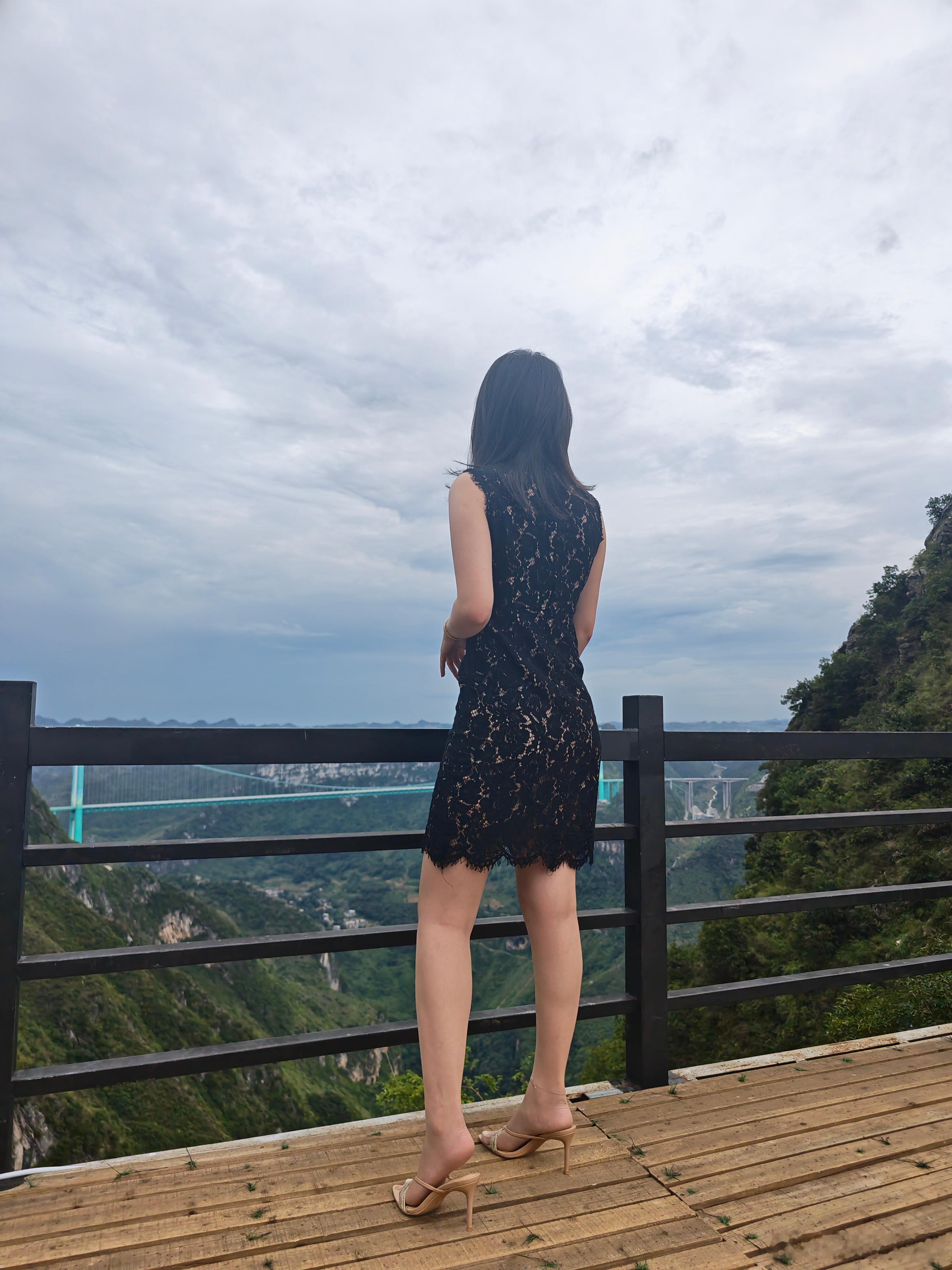 祖国的大好河山。其实也不花钱。大家应该多出去走走。​​​