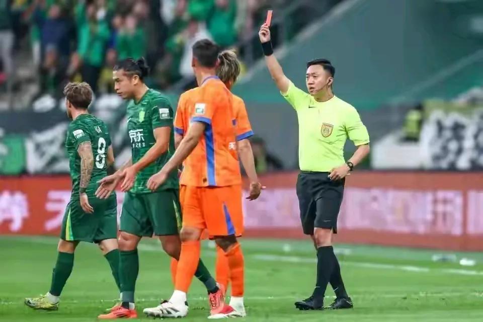 为何说本赛季北京国安会夺双冠王！不仅仅是实力！北京国安本赛季运气非常好，总是在