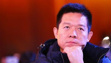 造车12年，只交付了20辆，贾跃亭又找到新故事了。8月17号，他在视频里穿着白T恤、身后站着9台机器