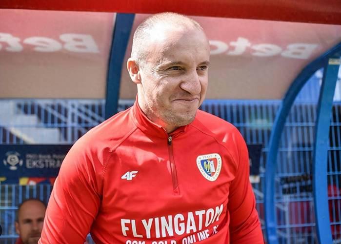 深陷欠薪传闻的国安被媒体爆出，欲签约一新的“维奇”。此人来自塞尔维亚，名叫武科