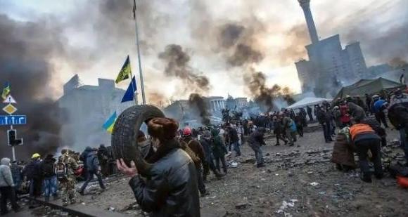 纳了闷了，俄罗斯几乎天天空袭乌克兰，但是为什么乌克兰依旧是不痛不痒的？其实说白了